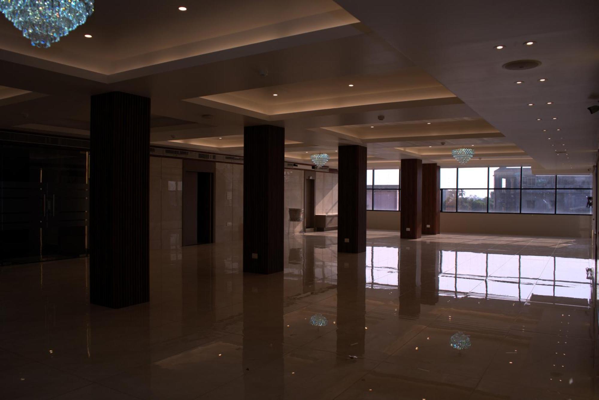 Hotel Tanisha Kishanganj Exteriör bild